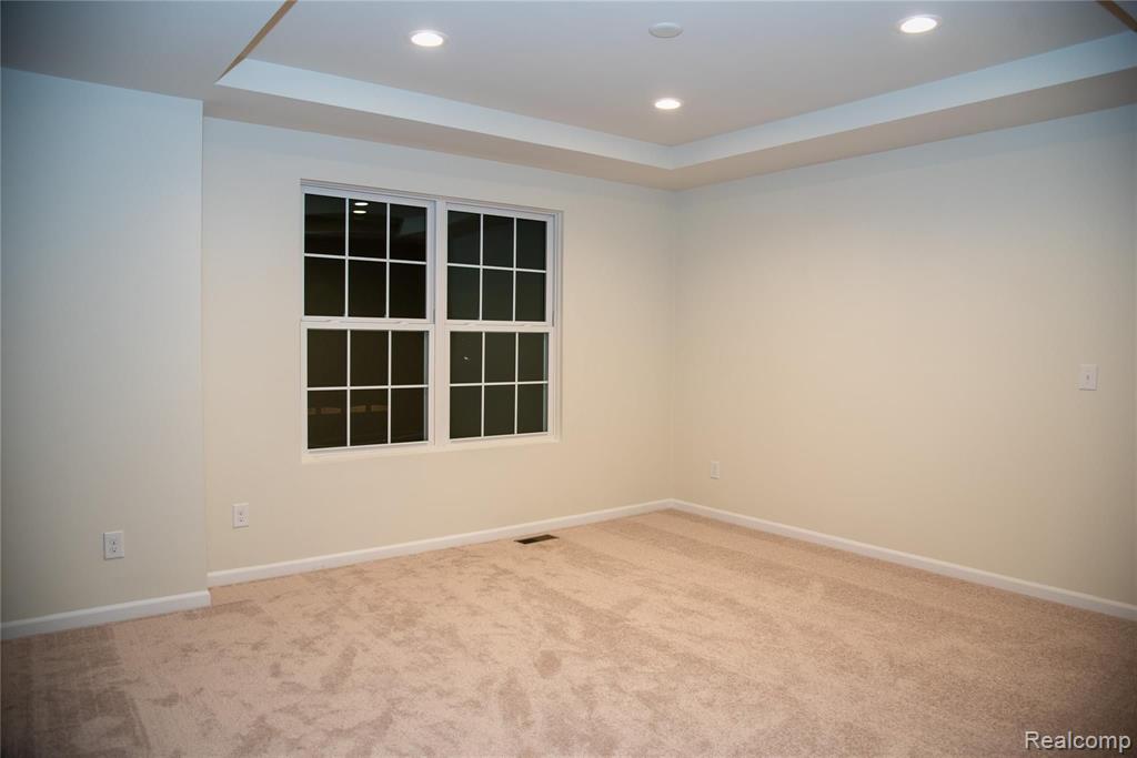 43591 CHANCELLOR LANE, Novi, MI — Photo 17