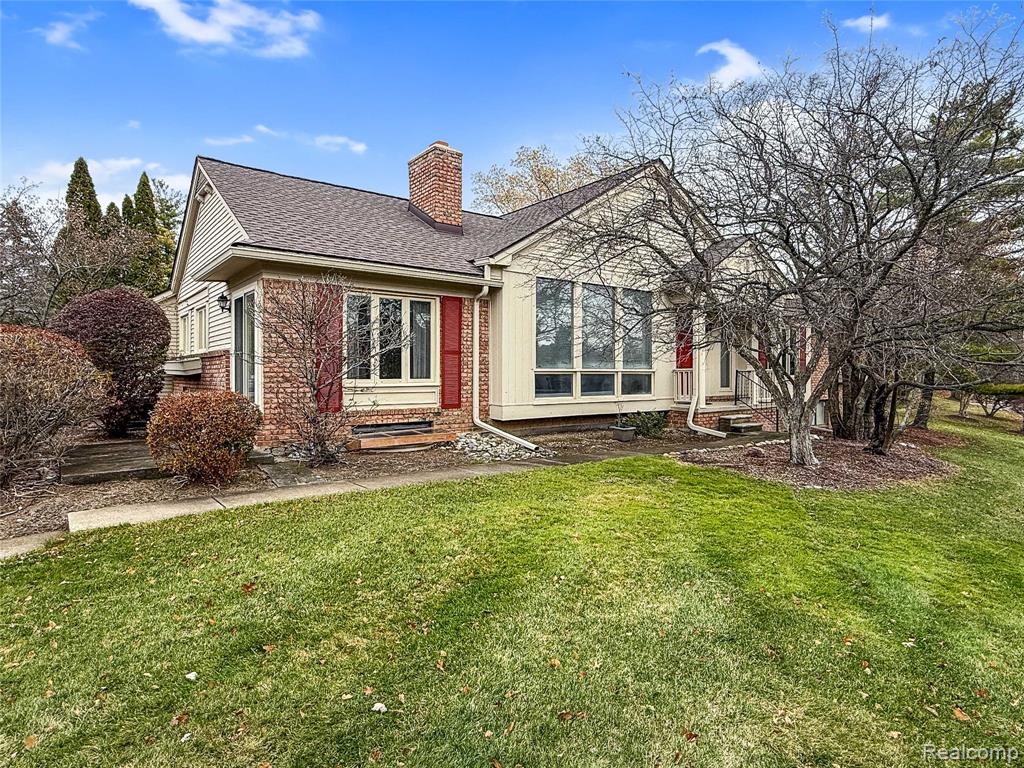 6953 Pebble Park Circle, 68, West Bloomfield, MI — Photo 2