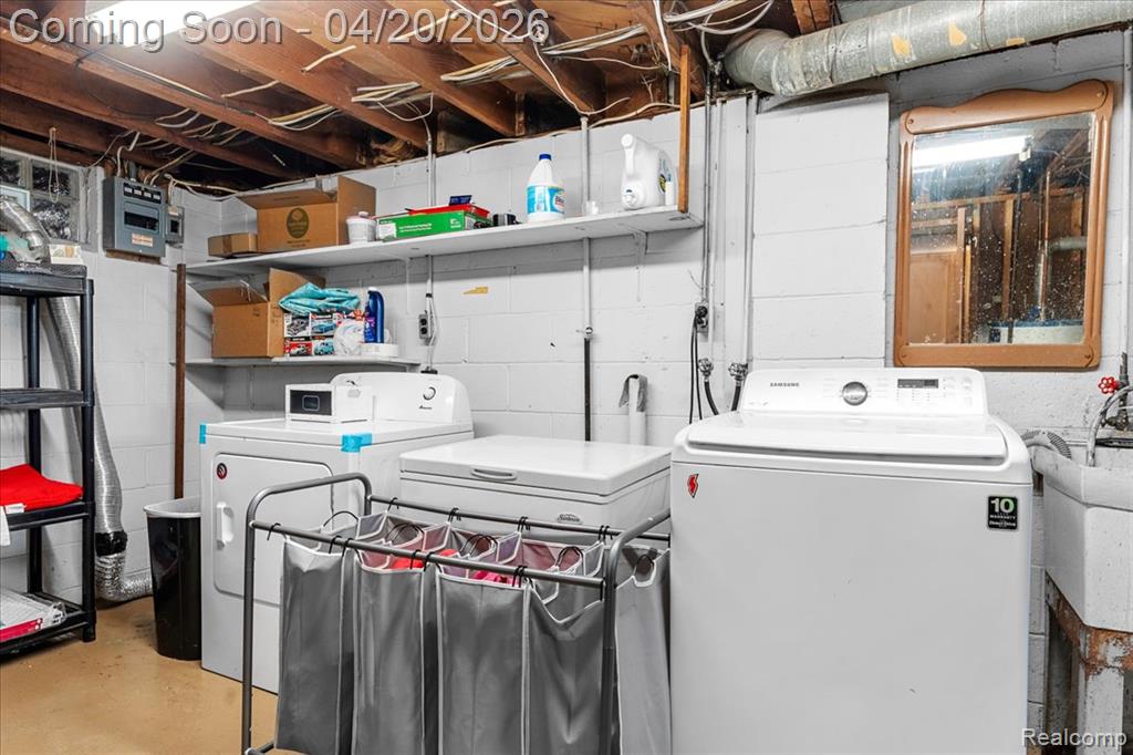 1232 Bel Air Drive, Flint, MI 48507 — Photo 32