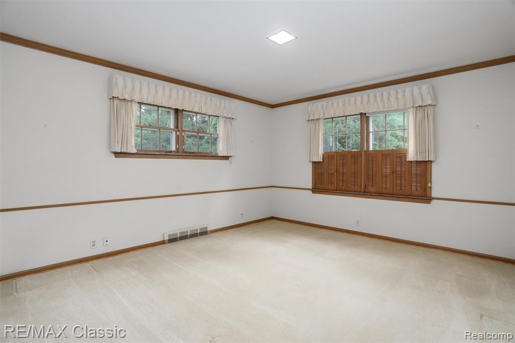 830 JONATHAN Lane, Bloomfield Hills, MI 48302 — Photo 28