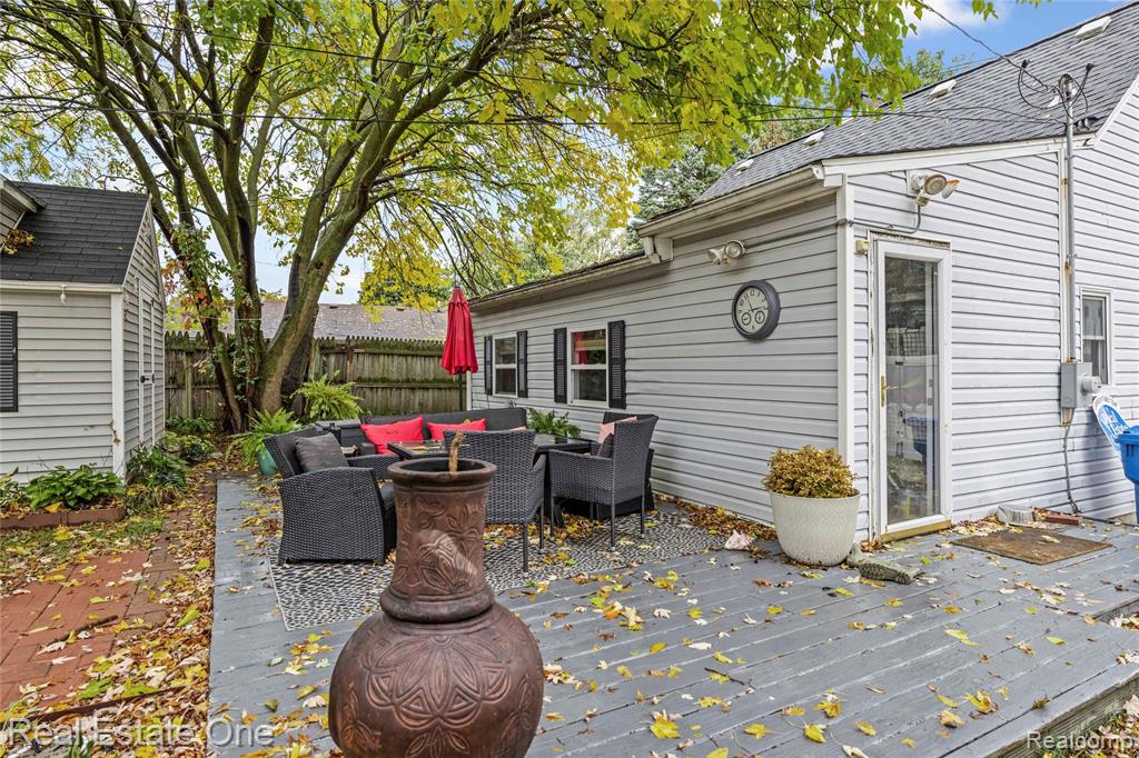 881 Tyrone Avenue, Waterford, MI 48328 — Photo 3