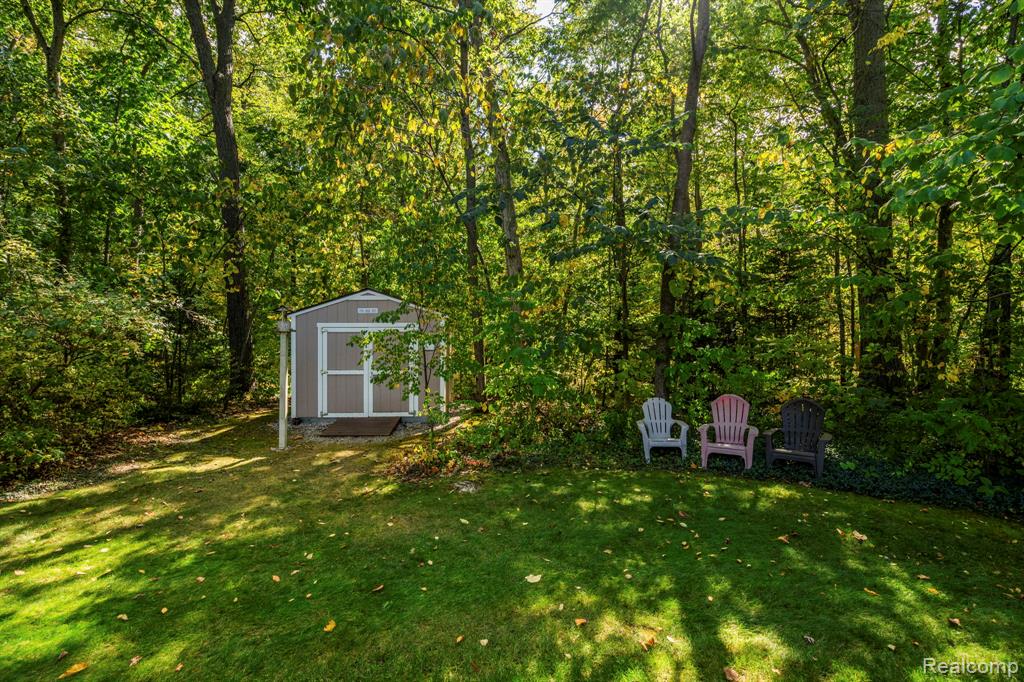 9438 Appleview Court, Brighton, MI 48116 — Photo 47