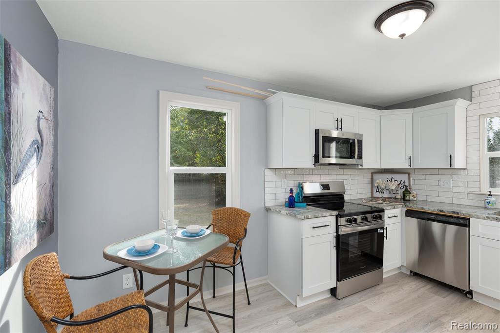 77 W Brickley Avenue, Hazel Park, MI 48030 — Photo 16