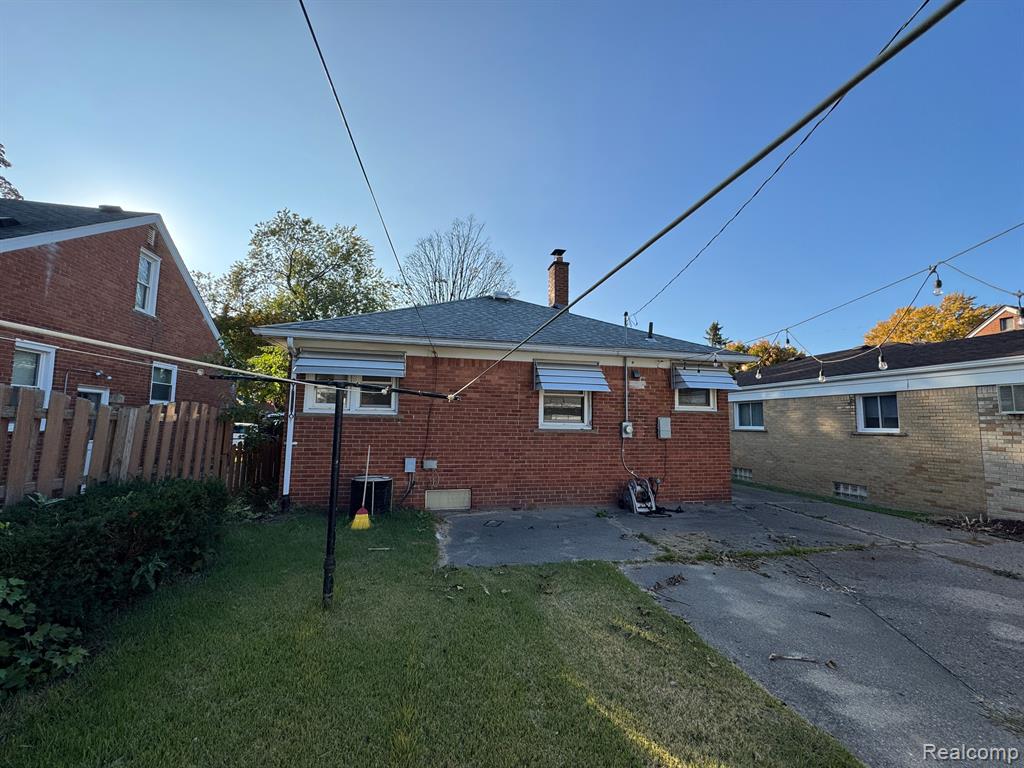 6922 MAYBURN Street, Dearborn Heights, MI 48127 — Photo 3