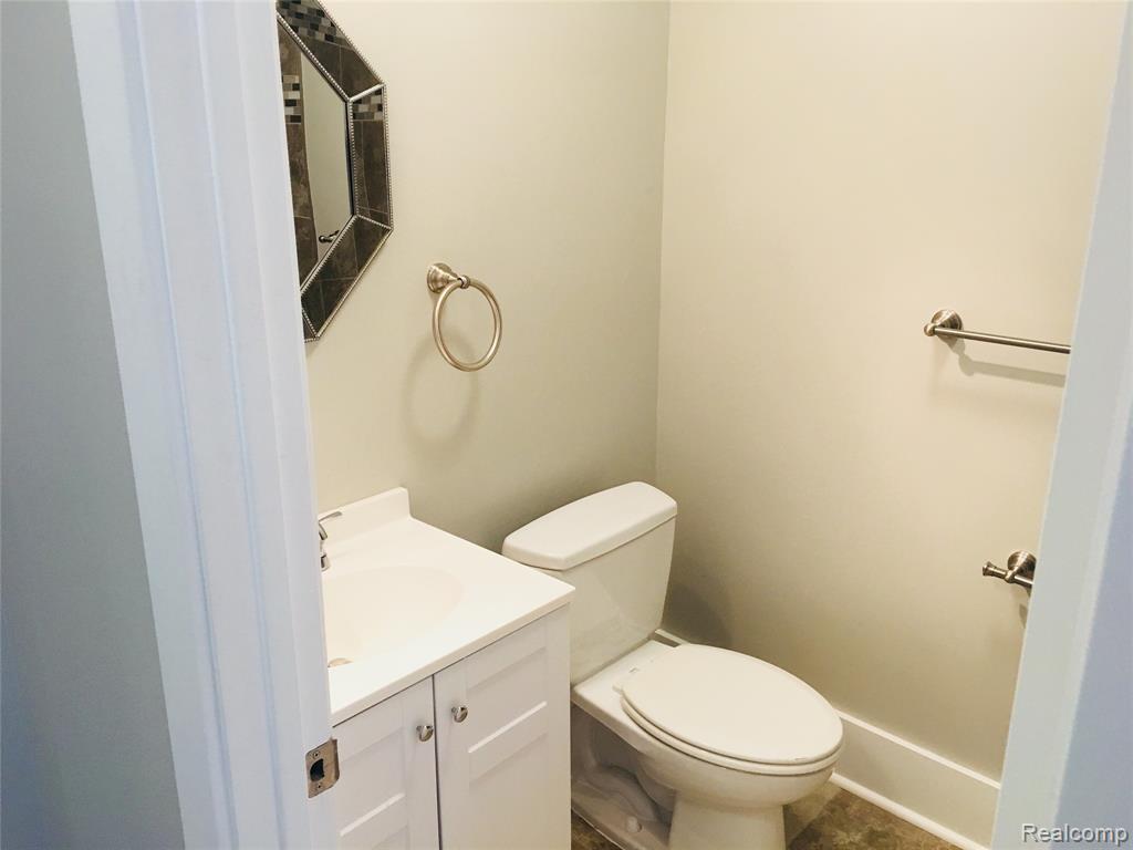 111 Kibbee Street, Mount Clemens, MI 48043 — Photo 3