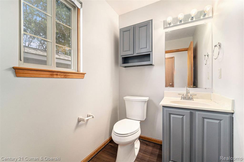 896 Saint Clair Street, Grosse Pointe, MI 48230 — Photo 22