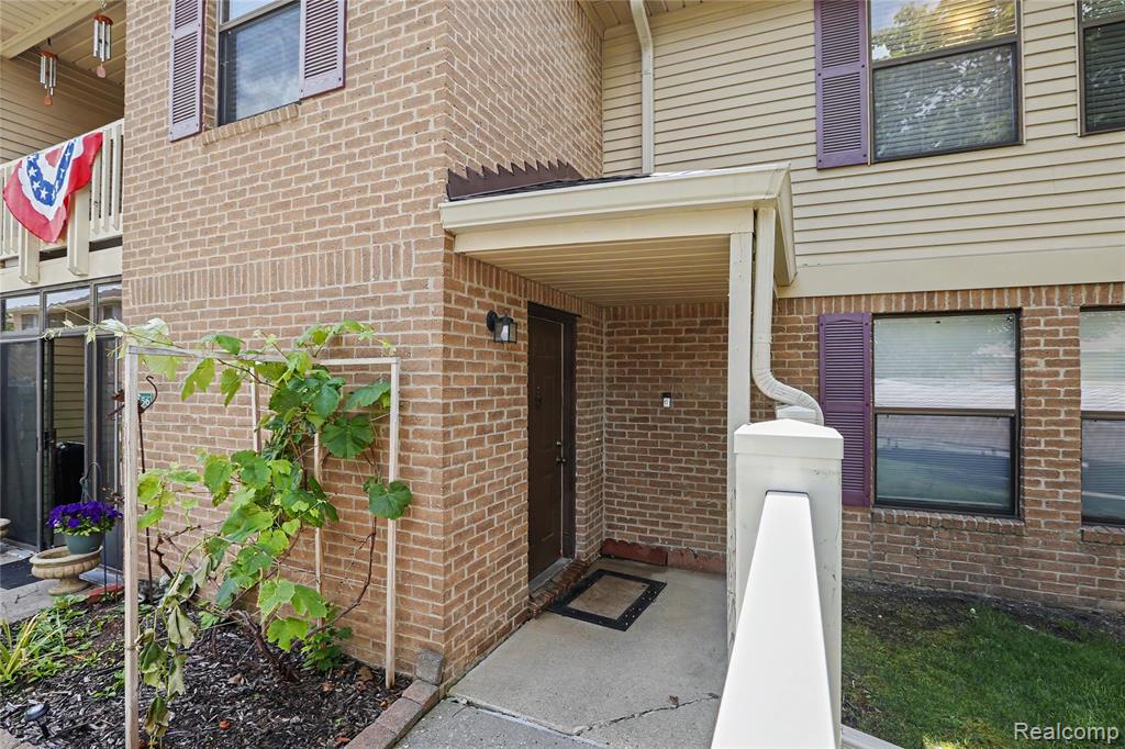 61154 Greenwood Drive, South Lyon, MI 48178 — Photo 5
