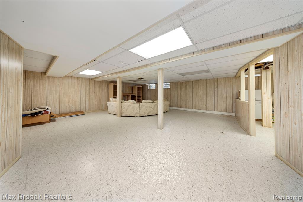 4619 MAURA Lane, West Bloomfield, MI 48323 — Photo 33