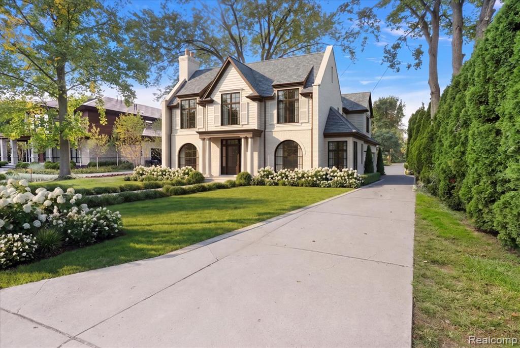 736 Pleasant Street, Birmingham, MI 48009