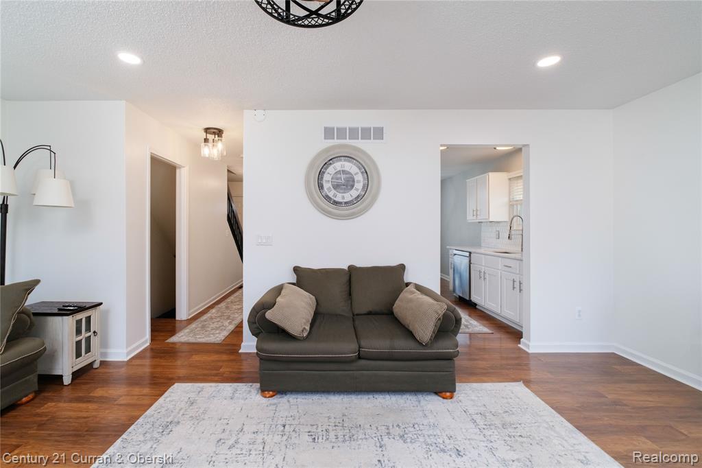 41476 Belden Circle, 53, Novi, MI 48377 — Photo 6
