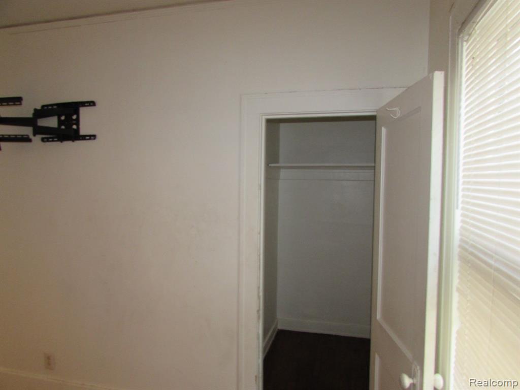 5270 MONTCLAIR Street, Detroit, MI 48213 — Photo 26