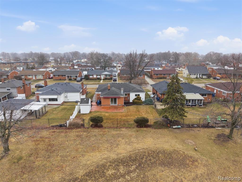 7697 Carrousel Boulevard, Westland, MI — Photo 13