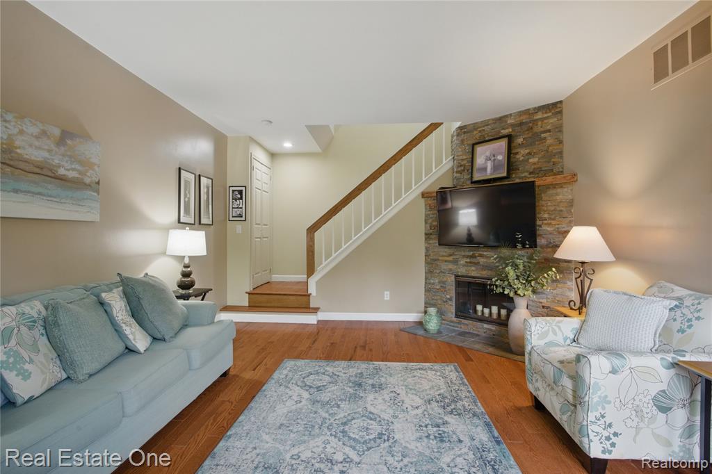 29494 BEAU Ridge, 2, Farmington Hills, MI 48331 — Photo 5