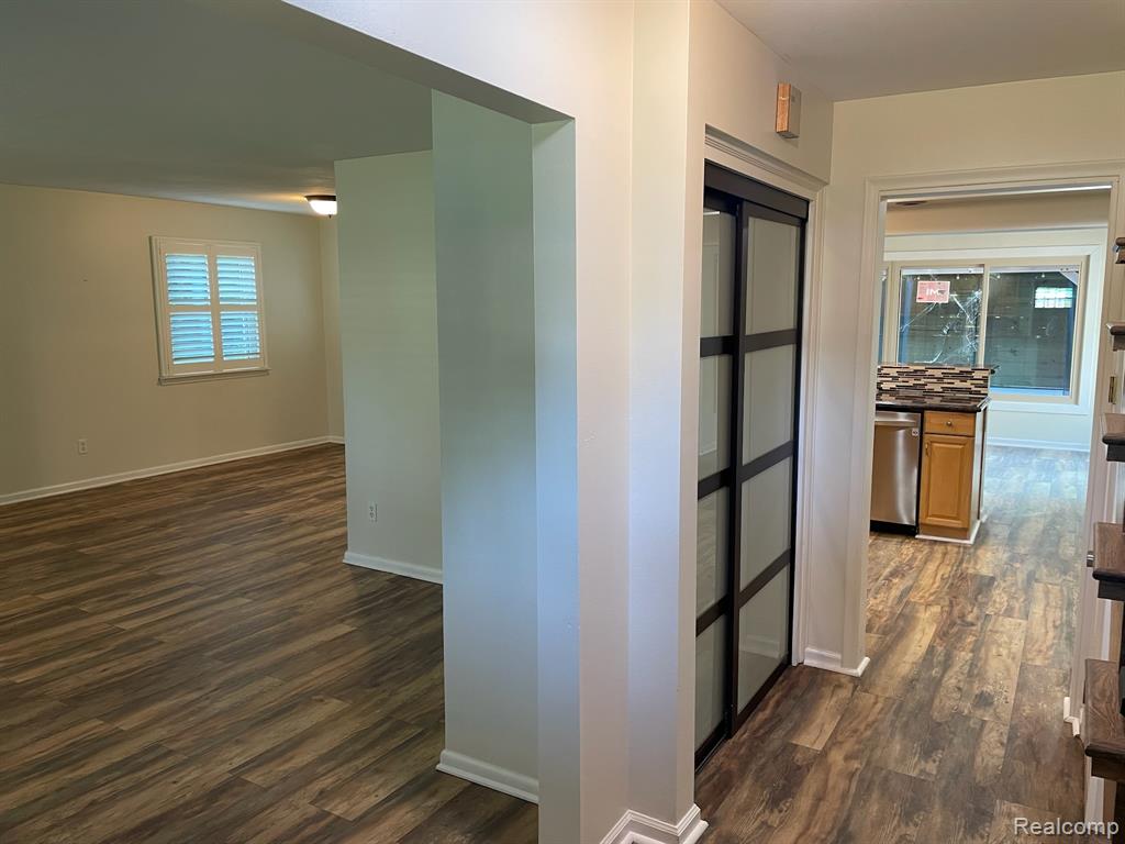 21150 E Chigwidden Street, Northville, MI 48167 — Photo 4
