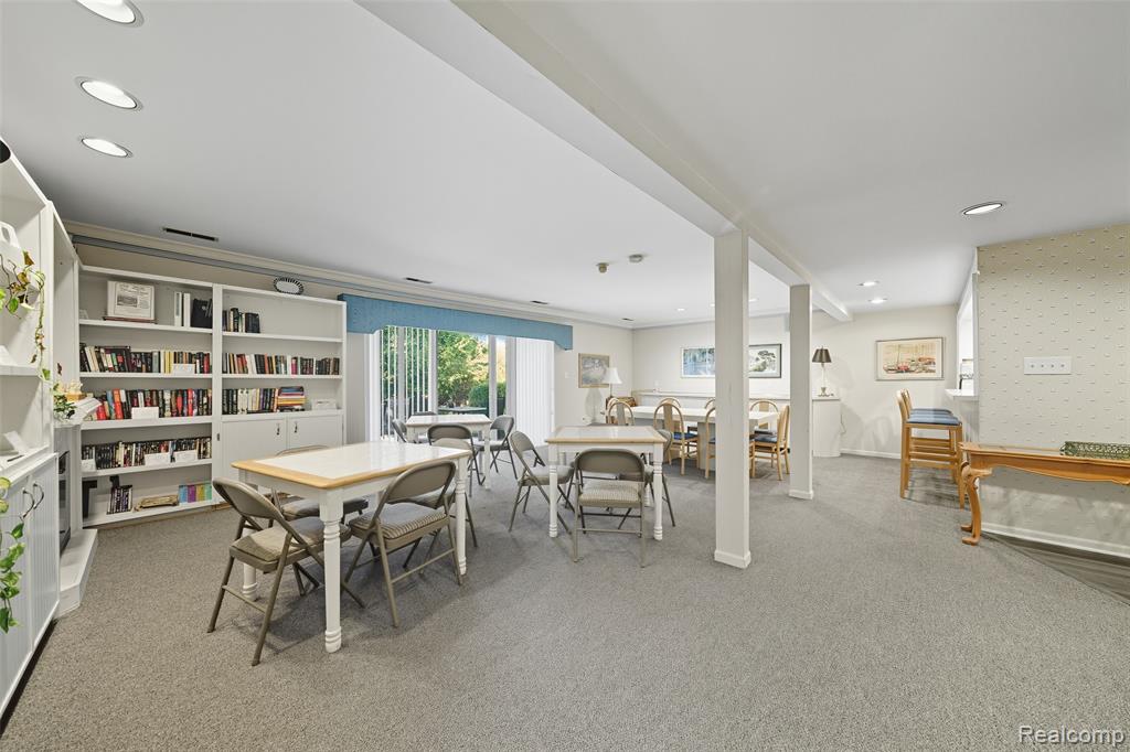 19710 W 13 Mile Road, 108, Beverly Hills, MI 48025 — Photo 12