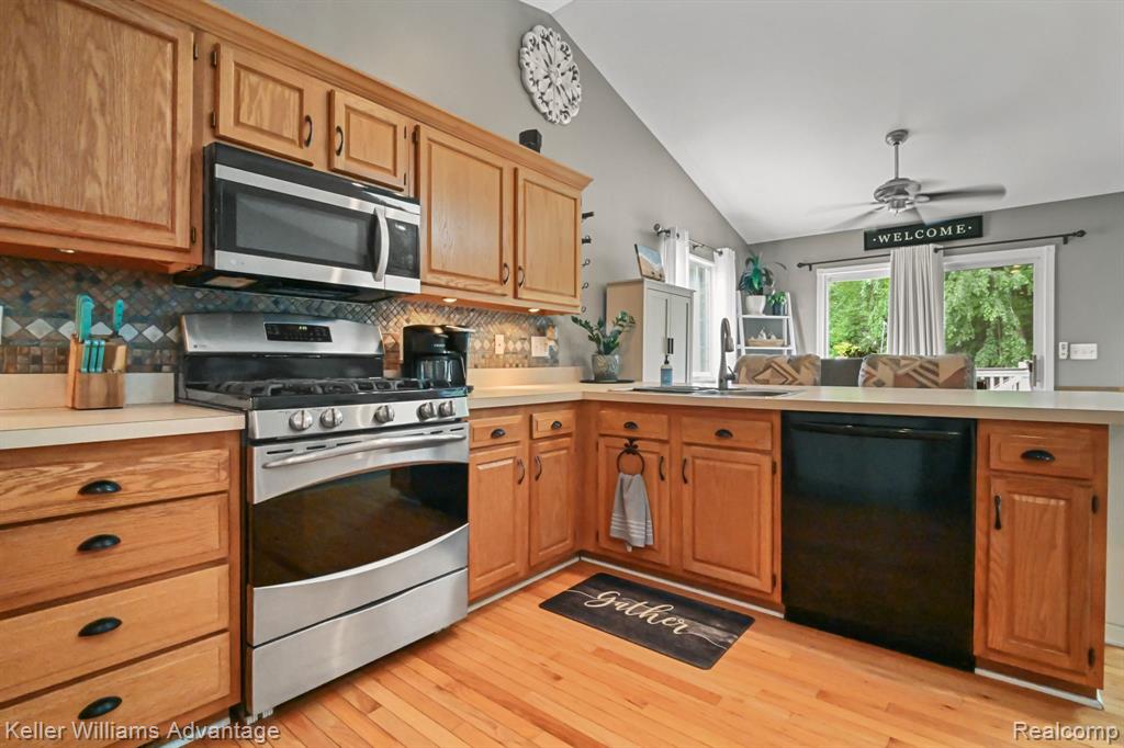 5085 HICKORY Trail, Grand Blanc, MI 48439 — Photo 30