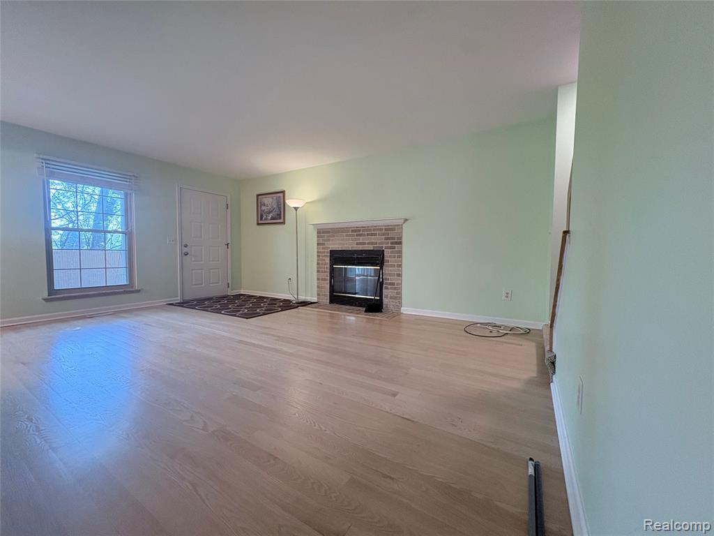 7595 Woodview Drive, Waterford, MI 48327 — Photo 3