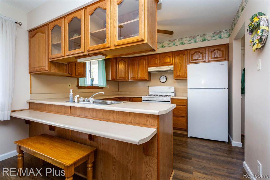 642 TURRILL Avenue, Lapeer, MI 48446 — Photo 11