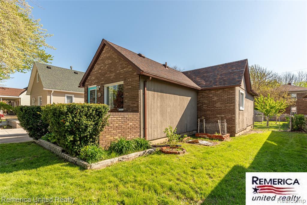 29821 Munro Street, Rockwood, MI — Photo 6