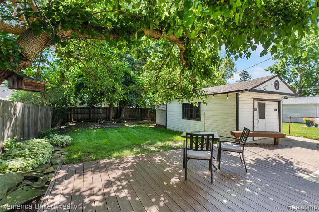 717 S Edgeworth Avenue, Royal Oak, MI 48067 — Photo 9