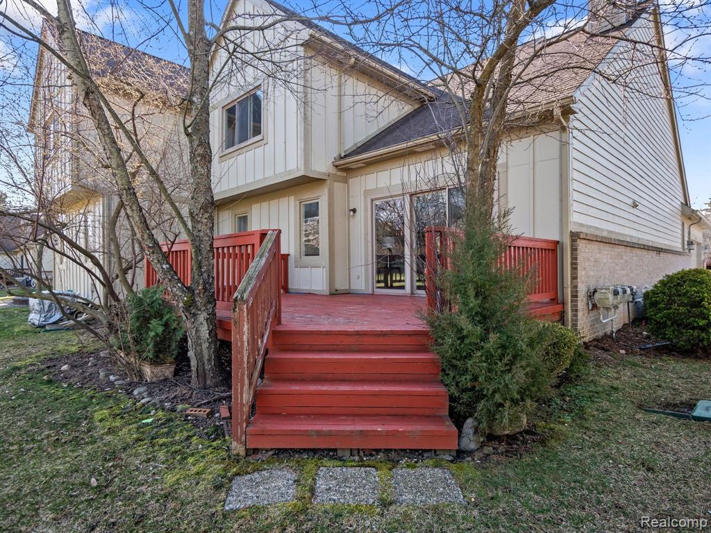 730 RED MAPLE Lane, Wixom, MI 48393 — Photo 3