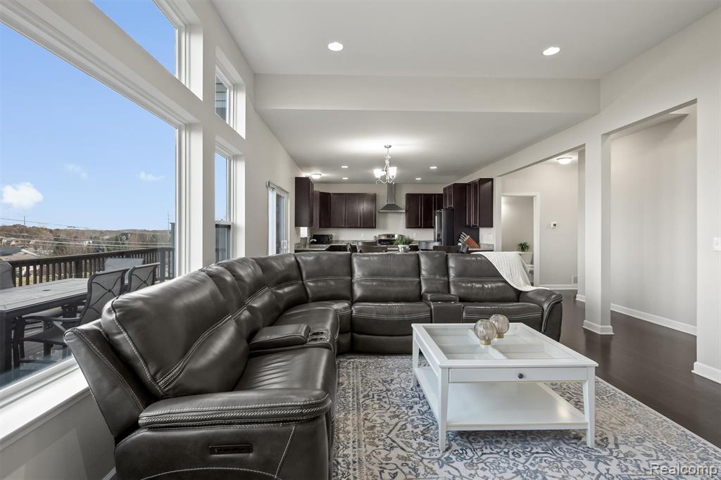 4882 E Stonegate Circle, Lake Orion, MI — Photo 21