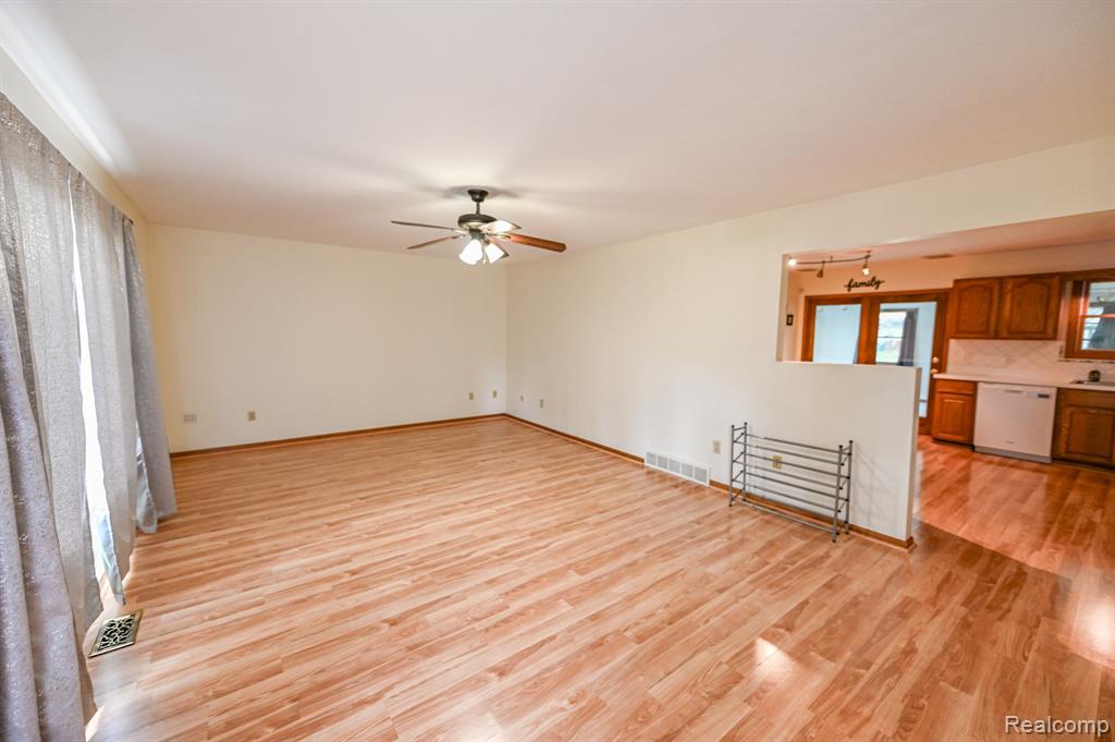 4534 SUPERIOR Street, Newport, MI 48166 — Photo 42