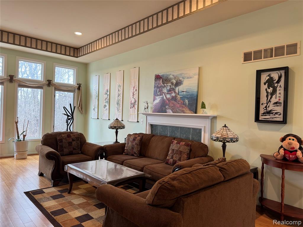 40342 Riverbend Drive, Sterling Heights, MI 48310 — Photo 2