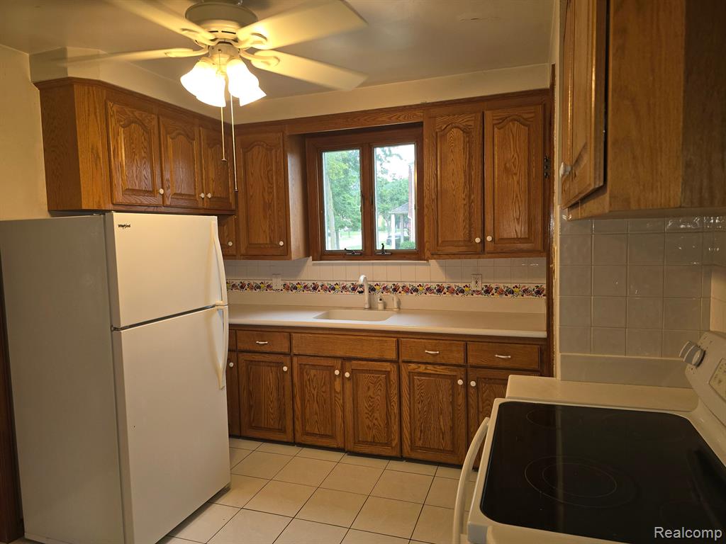 950 N YORK Street, Dearborn, MI 48128 — Photo 7