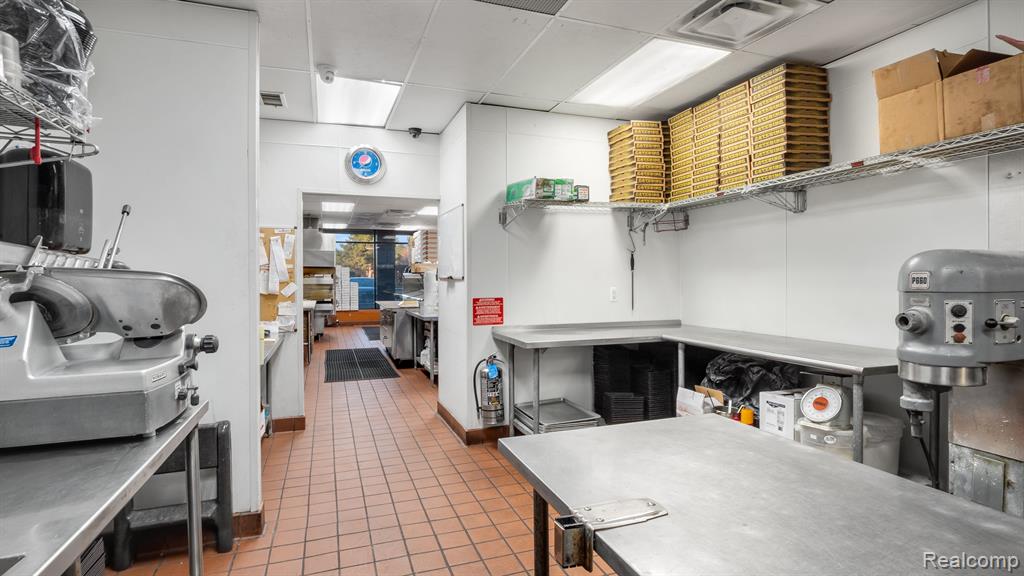 39900 GARFIELD, Clinton Twp, MI 48038 — Photo 15