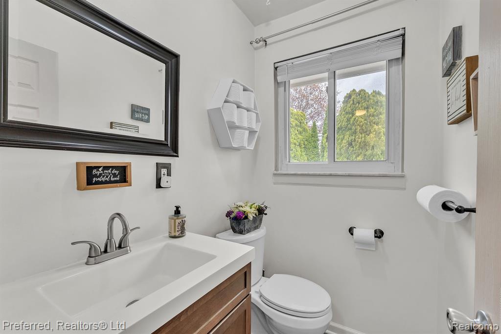 8722 WOODSHIRE Drive, White Lake, MI — Photo 21