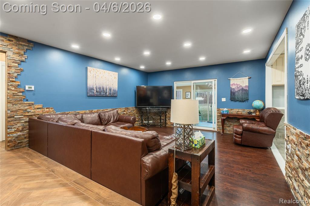 15701 Middlebelt Road, Romulus, MI 48174 — Photo 11