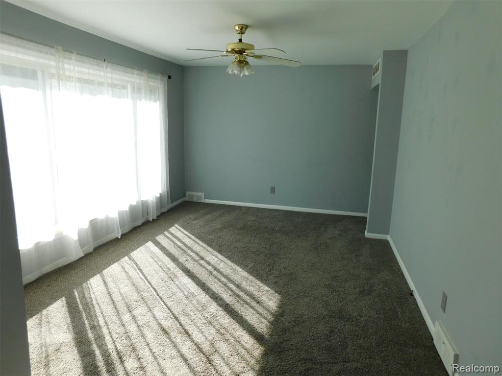 408 S CHOCOLAY Avenue, Clawson, MI — Photo 8