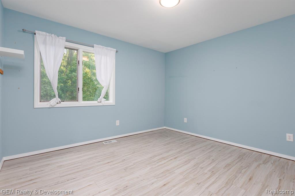 1111 Sarah Road, Pinckney, MI 48169 — Photo 27