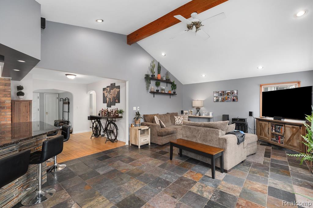 820 N BLAIR Avenue, Royal Oak, MI 48067 — Photo 10