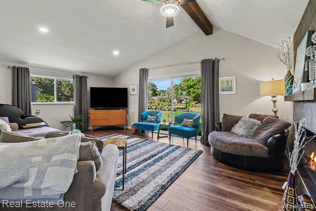 310 Pine Tree Rd Road, Lake Orion, MI 48362 — Photo 16