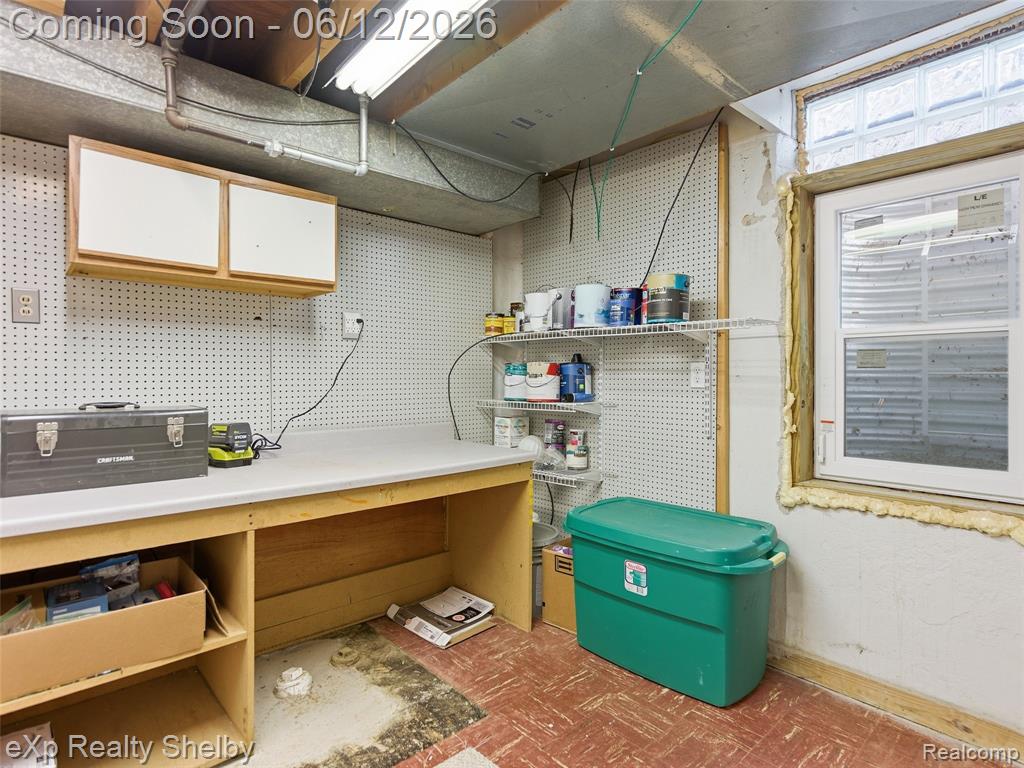 29451 Mark Avenue, Madison Heights, MI 48071 — Photo 30