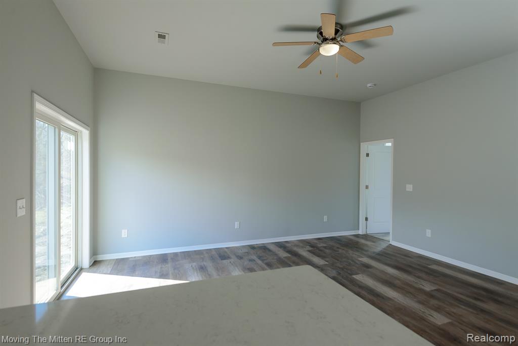 43001 Willow Road, New Boston, MI 48164 — Photo 11