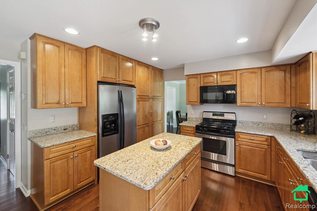 46518 E Oak Manor Court, Canton, MI 48187 — Photo 13