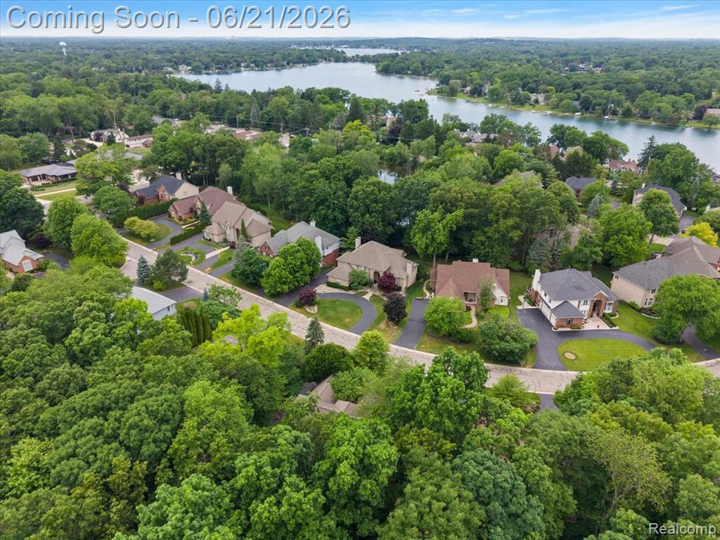 6403 W Oaks Drive, West Bloomfield, MI 48324 — Photo 7