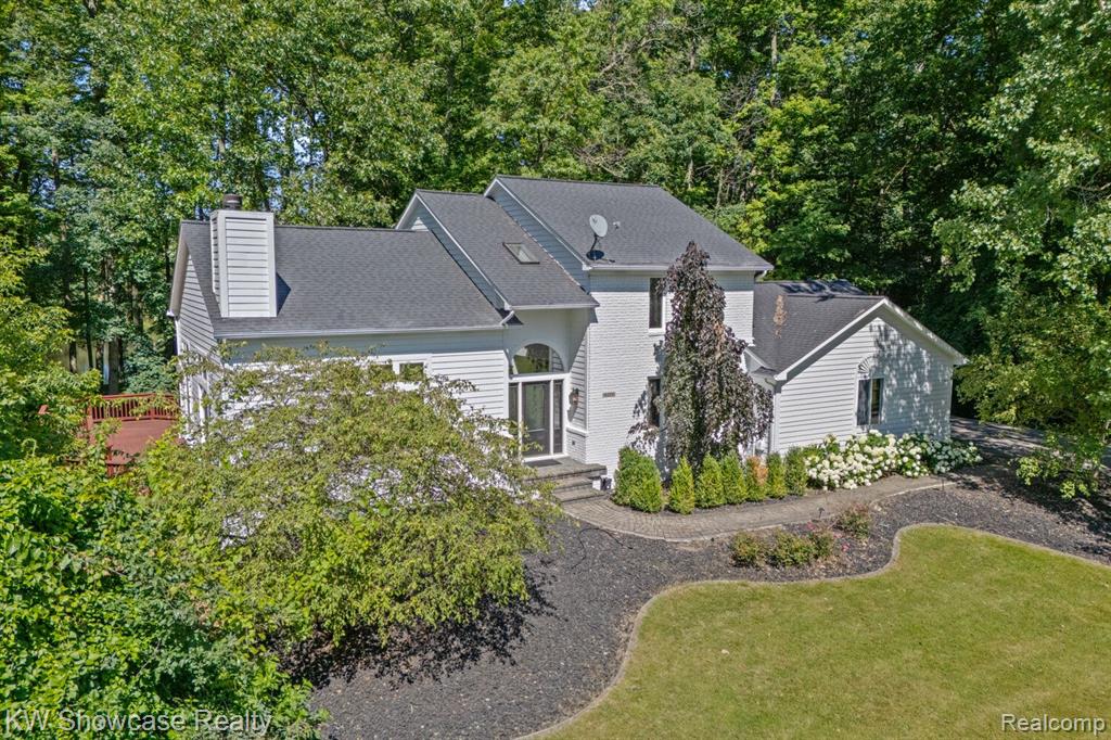 6255 WHISPERING MEADOWS Drive, White Lake, MI 48383 — Photo 4