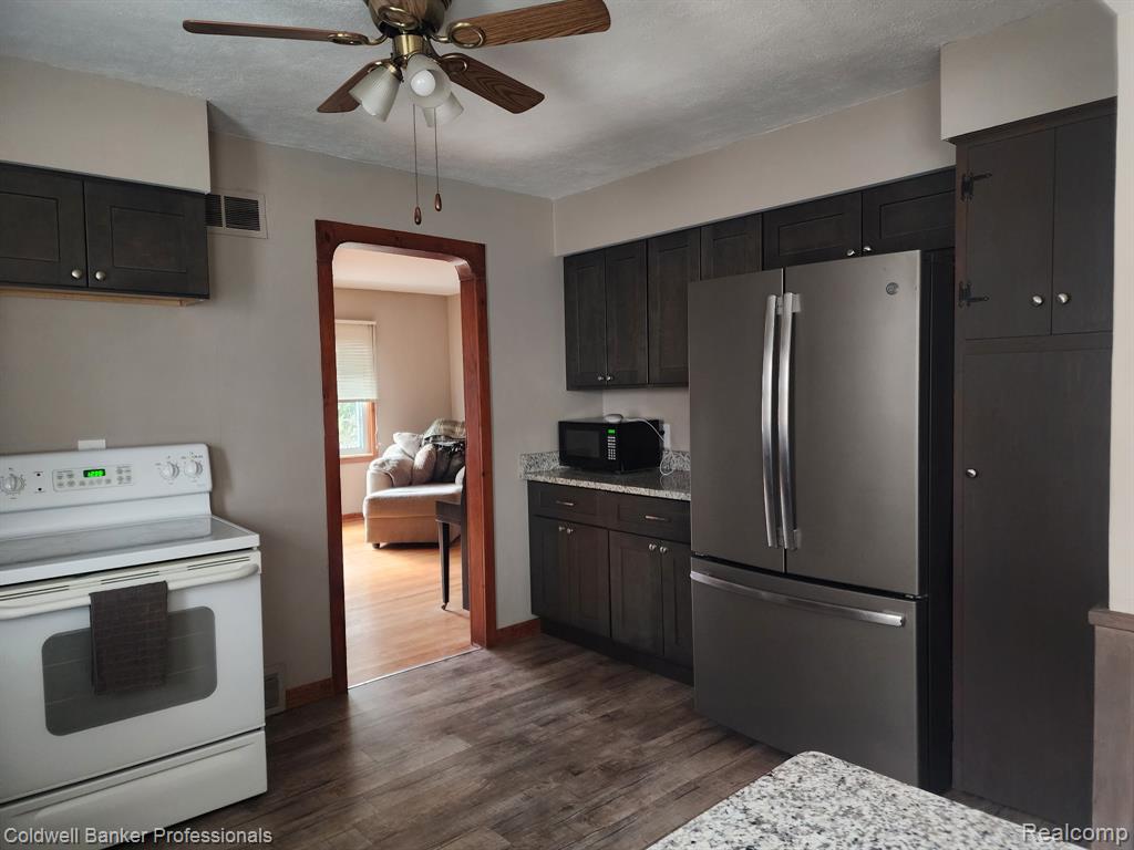 5010 Cass Elizabeth Road, Waterford, MI 48327 — Photo 14