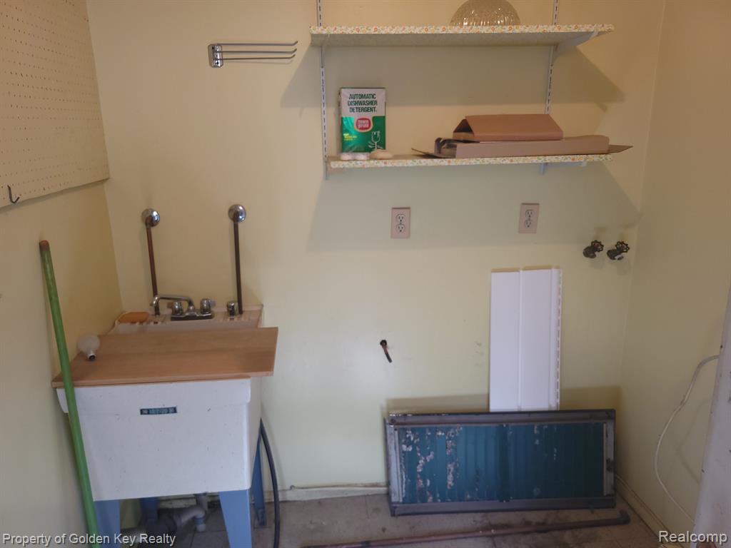 4921 GERTRUDE Street, Dearborn Heights, MI 48125 — Photo 5