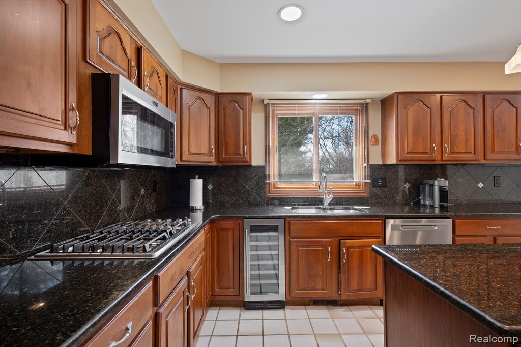 415 W HICKORY GROVE Road, Bloomfield Hills, MI 48302 — Photo 13