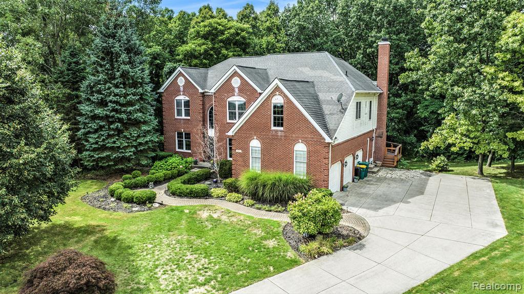5479 Woodcreek Court, Clarkston, MI 48348 — Photo 42