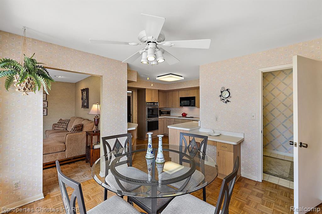 7460 PEBBLE Lane, West Bloomfield, MI — Photo 15