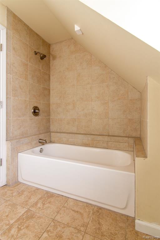 611 PLUM Street, Wyandotte, MI 48192 — Photo 25