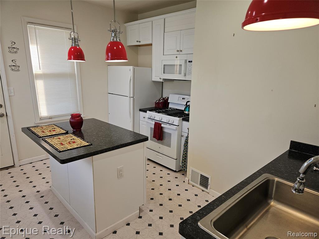 2971 Beals Street, Detroit, MI 48214 — Photo 8