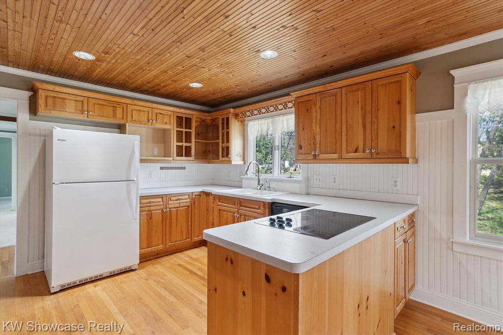 4105 WOODCROFT Street, White Lake, MI 48383 — Photo 10