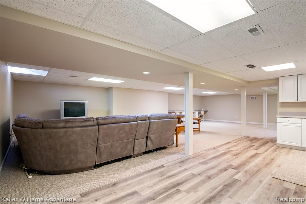 2850 Santia Drive, Troy, MI, 48085